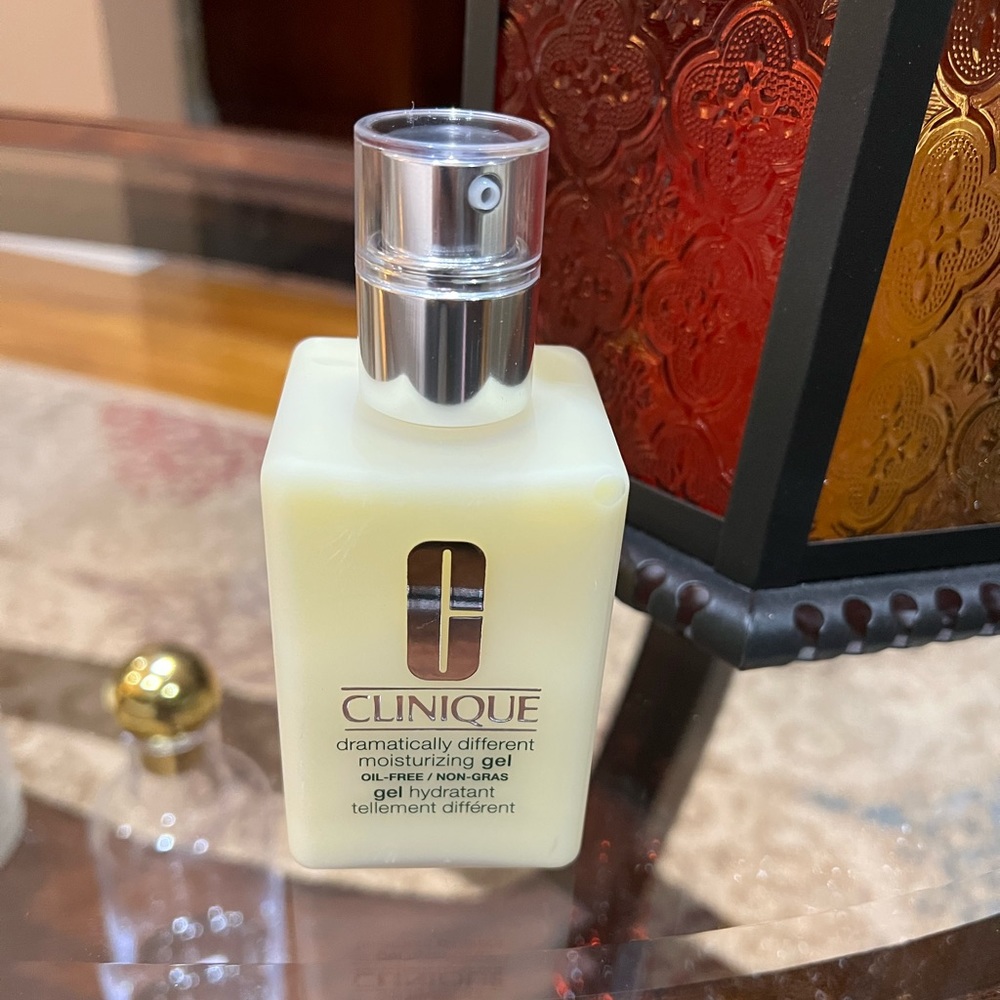 Clinique Dramatically Different™ Moisturizing Gel